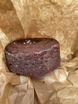 Brownie thing - 5/5  at VG Pâtisserie in Paris