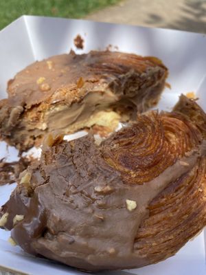 Crossaint Roll: Hasselnut - 6/5  at VG Pâtisserie in Paris