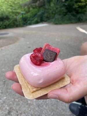 Franny - 5/5  at VG Pâtisserie in Paris