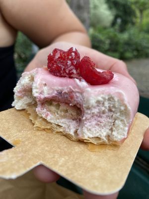 Franny - 5/5  at VG Pâtisserie in Paris