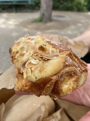 Pain au Chocolat Amande - 5/5  at VG Pâtisserie in Paris