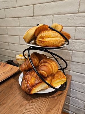 Brunch at VG Pâtisserie in Paris