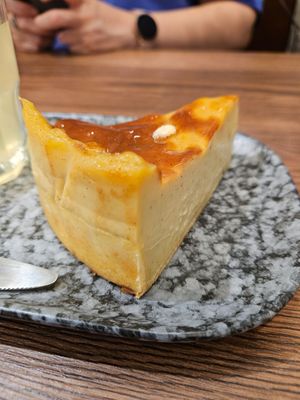 Flan at VG Pâtisserie in Paris