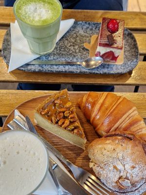  at VG Pâtisserie in Paris