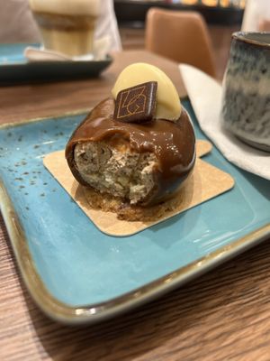   at VG Pâtisserie in Paris