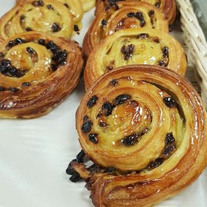 pains aux raisins at VG Pâtisserie in Paris