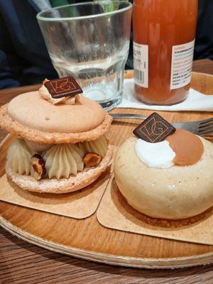 Macaron (tonka & gianduja) and 'Renata' (maple & apple entremet) at VG Pâtisserie in Paris