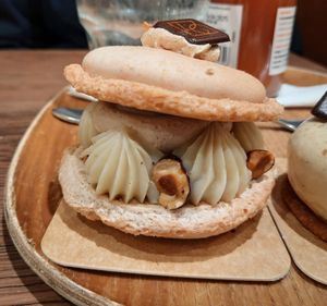 Tonka & gianduja macaron at VG Pâtisserie in Paris