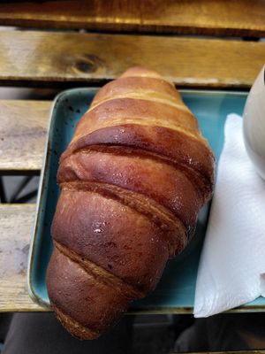 Croissant at VG Pâtisserie in Paris