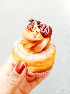 Cruffin at VG Pâtisserie in Paris
