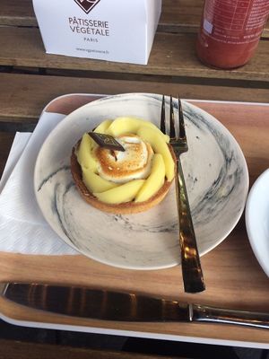 Lemon meringue tart at VG Pâtisserie in Paris
