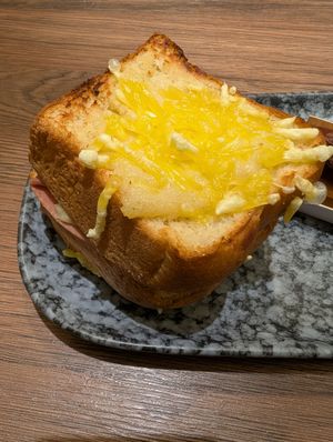 Croque Monsieur at VG Pâtisserie in Paris