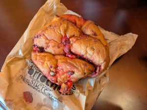 Brioche at VG Pâtisserie in Paris