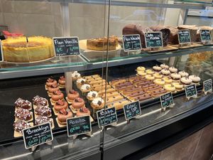 Display case  at VG Pâtisserie in Paris