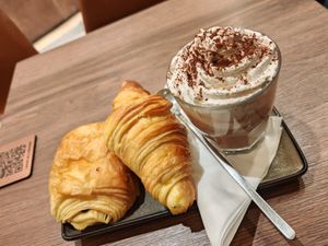 Mon goûter at VG Pâtisserie in Paris