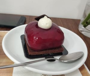 Bloody cherry at VG Pâtisserie in Paris