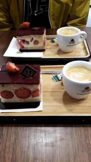 Fraisiers at VG Pâtisserie in Paris