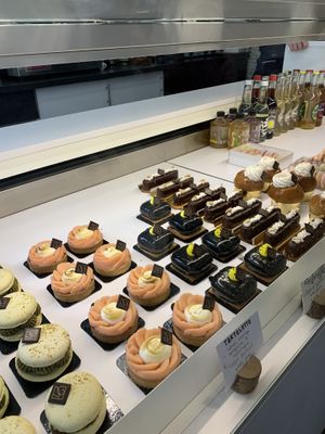 Everything looked sooo good at VG Pâtisserie in Paris