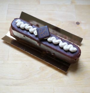 Entremet chocolat-cacahuète at VG Pâtisserie in Paris