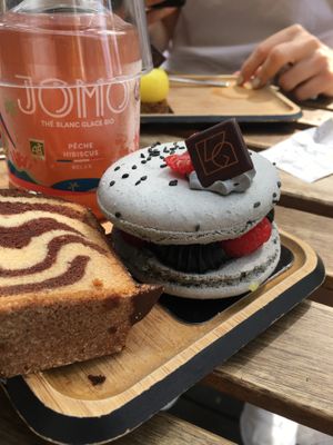 Black Sesame + raspberry macaron and marbré cake at VG Pâtisserie in Paris