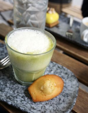 Madeleine + Matcha Latte at VG Pâtisserie in Paris