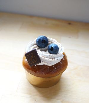 Baba au rhum (July 2020 version with blueberries) at VG Pâtisserie in Paris