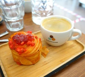 Cruffin (Croissant/Muffin) at VG Pâtisserie in Paris