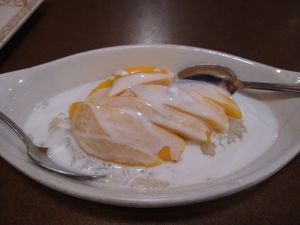 Mango with sticky rice at Thai Thai in Branson