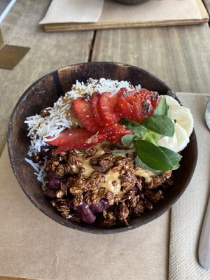 Peanut butter açai bowl at Combi in Byron Bay