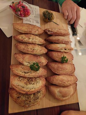 The left ones are vegan at Che Boludo Empanadas in Montpellier
