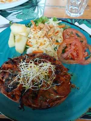 Baked sweet potato with mushrooms 🍄   at Musgo in Aveiro