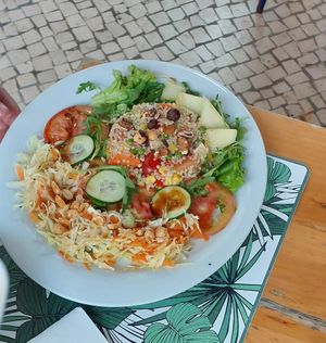 Smoke Tofu Quinoa Bowl  at Musgo in Aveiro