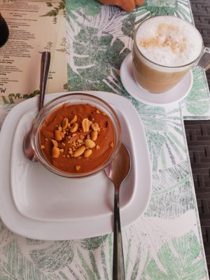 Dessert of the day and a big coffee at Musgo in Aveiro