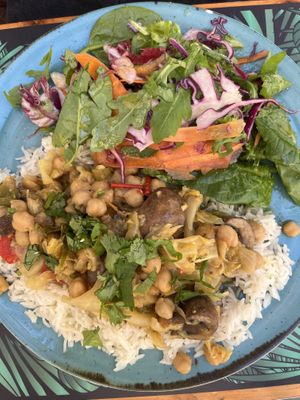 curri de garbanzos y arroz  at Musgo in Aveiro