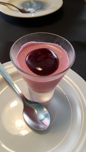 Red fruit mousse at Musgo in Aveiro