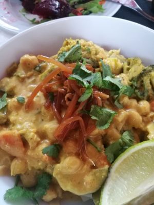 Menú del día: curry con garbanzos y tallarines at Musgo in Aveiro