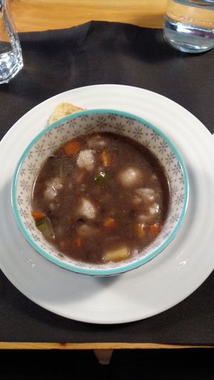 Una de las sopas de legumbres del menú at Musgo in Aveiro