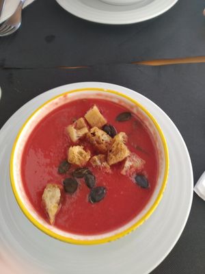 Beetroot soup at Musgo in Aveiro