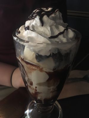 Ginger chocolate sundae with ginger tiffin pieces at The Monument in Canterbury
