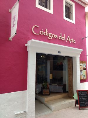 here we are at Codigos del Arte in Denia