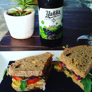 Vegan Sandwich and handmade eco beer at Codigos del Arte in Denia
