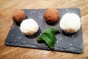 Cacao Vegan Raw Truffes at Codigos del Arte in Denia