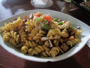 Pasta (tamari, tofu and veggies) at L'Escalier in Montreal