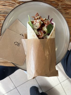 vegan tortilla with grilled mushrooms, seitan and  salad   at Barevný Bufet - Šťastná Koza in Beroun