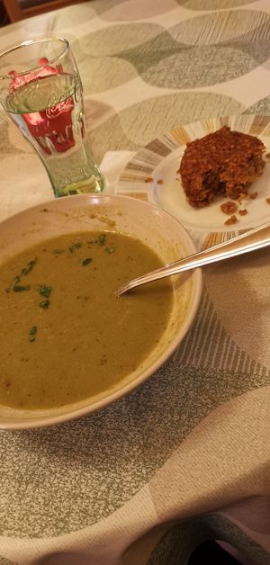 spinach soup
with buckwheat cake
/ burger at GrandeVita in Prague