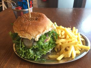 The Rote Beete Burger. Quite nice 😋 at Bärlin Burger in Berlin
