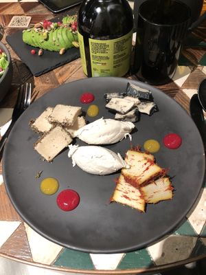 Cheese Plate (vegan of course!) at SOULGREEN in Milan