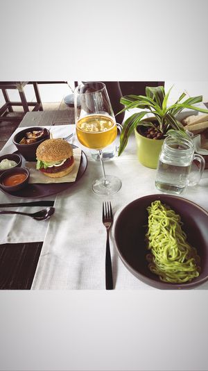 Quinoa burger and pesto pasta at SOULGREEN in Milan