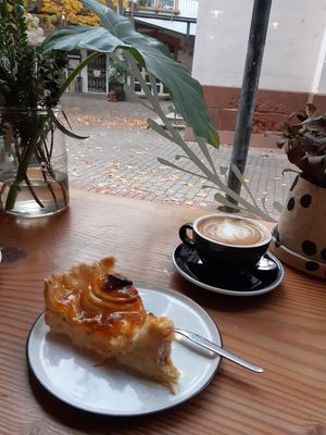 Bratapfelkuchen at Café Selen in Kaiserslautern