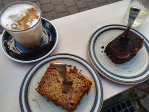 Bananenbrot, Iced Latte und Rote Beete Schokokuchen at Café Selen in Kaiserslautern